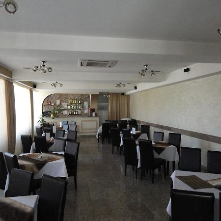 Pensiune Restaurant Avangarde Piteşti Dış mekan fotoğraf