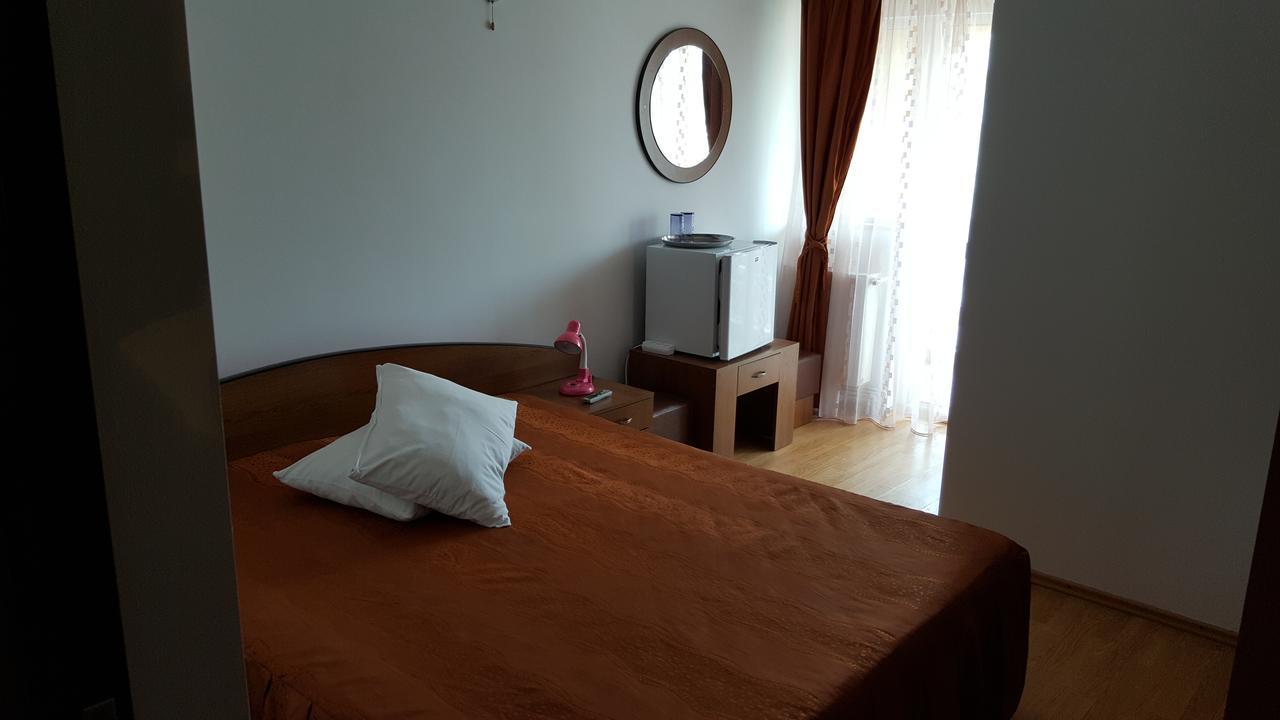 Pensiune Restaurant Avangarde Piteşti Oda fotoğraf